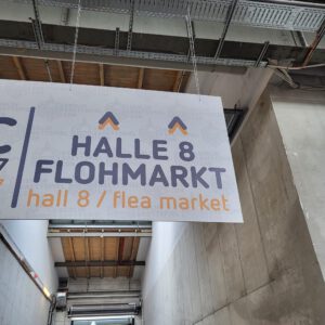 Warten auf den Flohmarkt